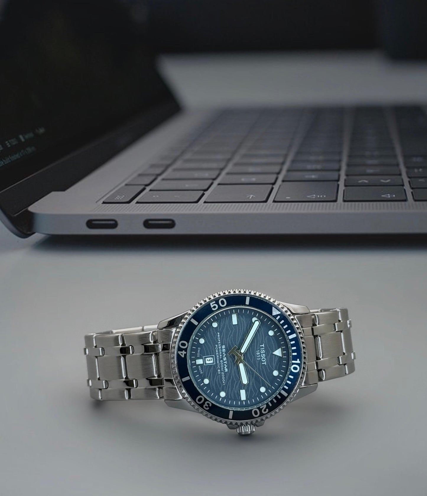 Elegant Blue Dial Stainless Steel Watch – Men’s Edition