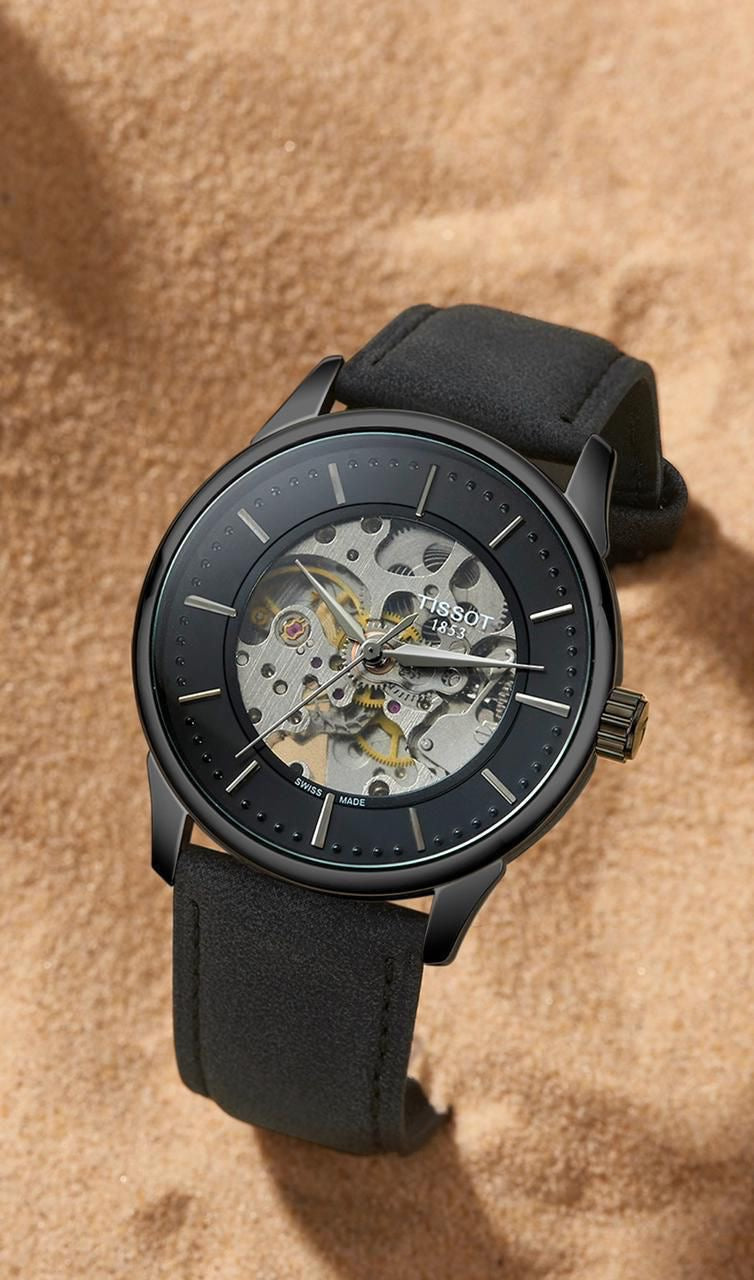 Classic Men’s Automatic Timepiece with Modern Precision