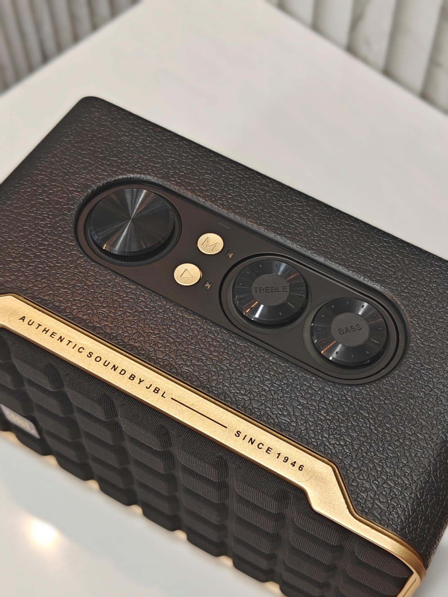 Premium Retro-Style Wireless Speaker