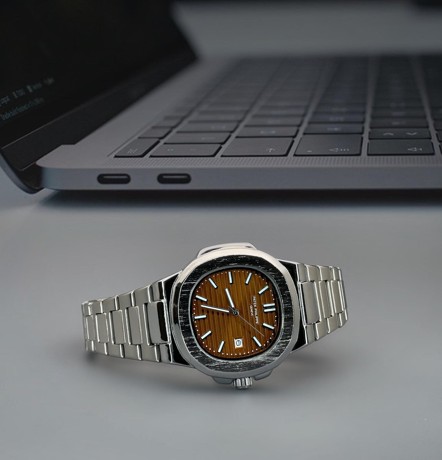 Elevate your style with Steel Men’s Analogue Watch