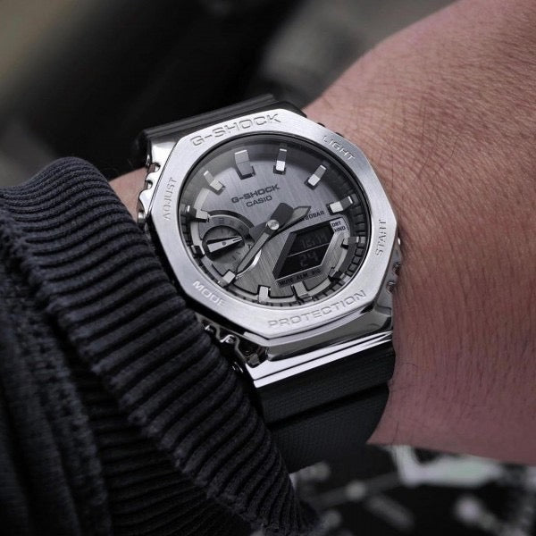 Most Demanded Analog Working Chronograph, AutoLight, World Time, Metal Body Watch