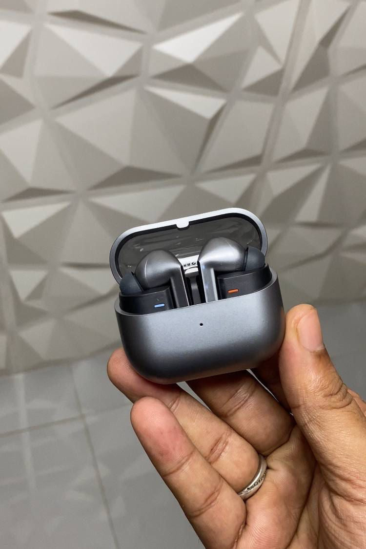 Wireless Earbuds - Buds 3 Pro
