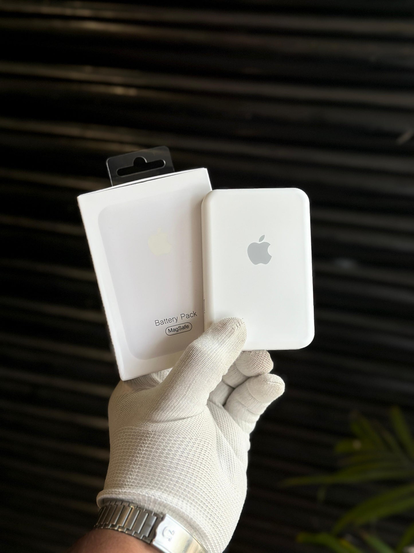 Magnetic Wireless 5000 mAh PowerBank for Iphone Series