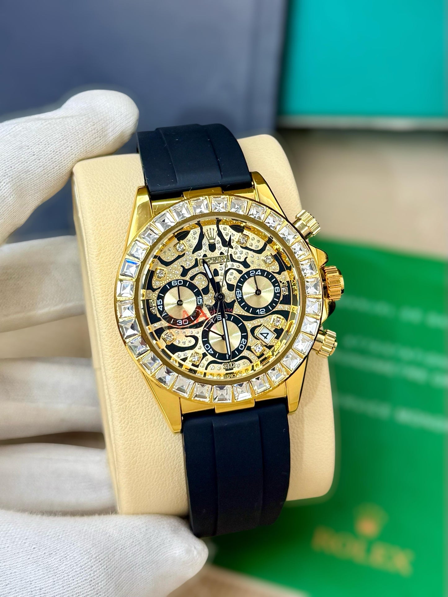 Elevate your style with this stunning men's diamond watch