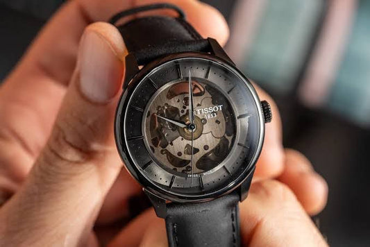 Classic Men’s Automatic Timepiece with Modern Precision