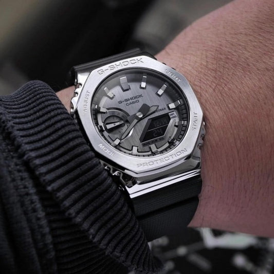Most Demanded Analog Working Chronograph, AutoLight, World Time, Metal Body Watch