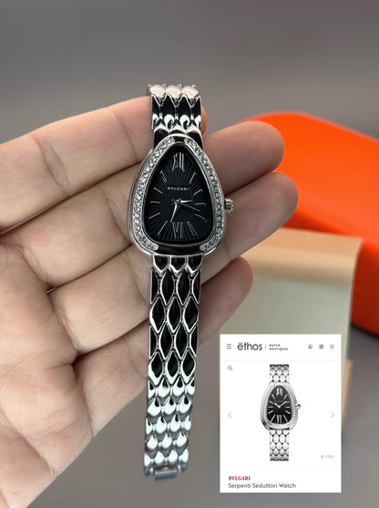 Elegant Oval Dial and Quartz movement Ladies Watch