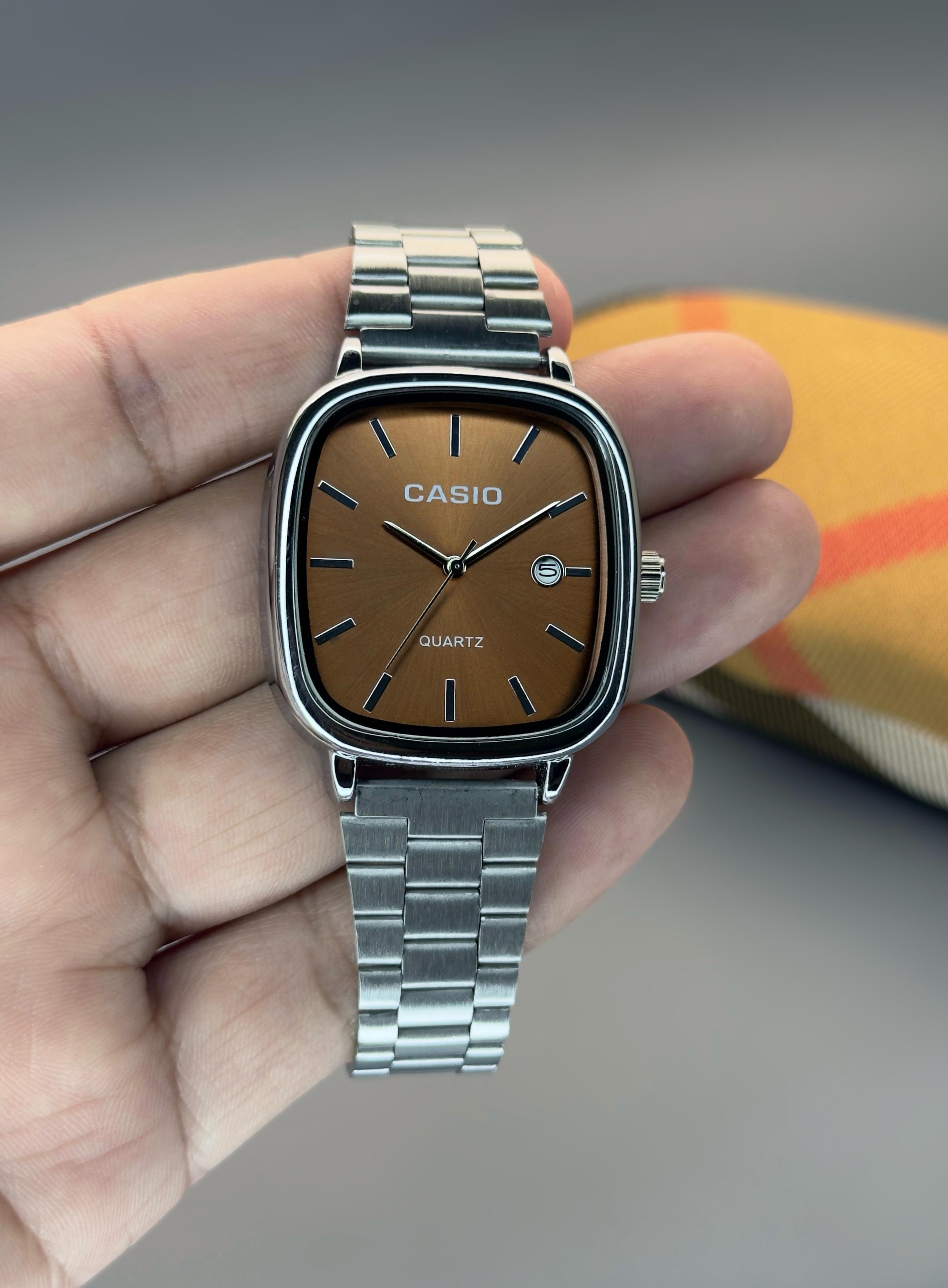 Elevate your style with this sleek and sophisticated watch