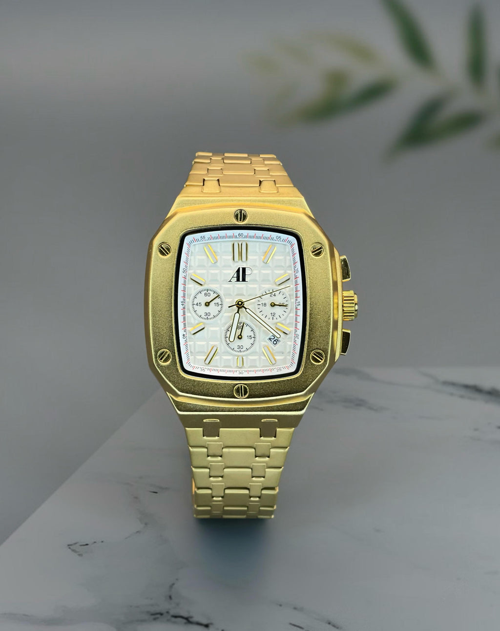 Premium style with high-quality Royal Oak Offshore Watch