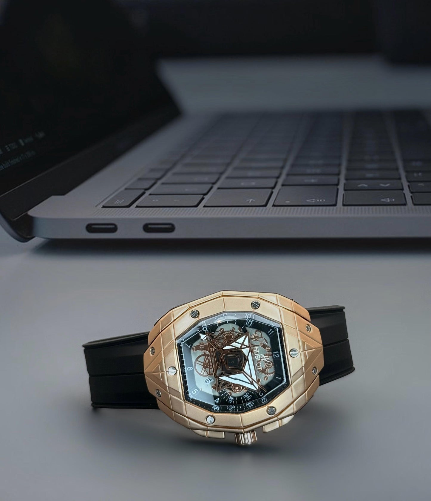Luxury Big Bang Quartz Watch