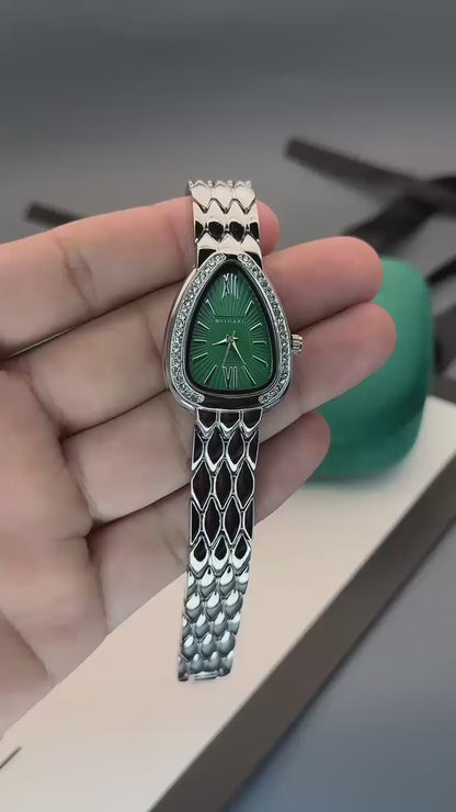 Elegant Oval Dial and Quartz movement Ladies Watch